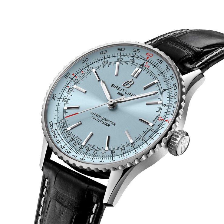 Breitling horloge met een kast in staal, met een wijzerplaat in het blauw en een diameter van 41 mm