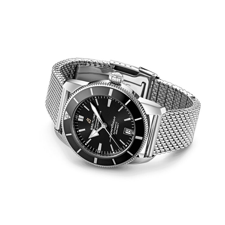 Breitling horloge met een kast in staal, met een wijzerplaat in het zwart en een diameter van 42