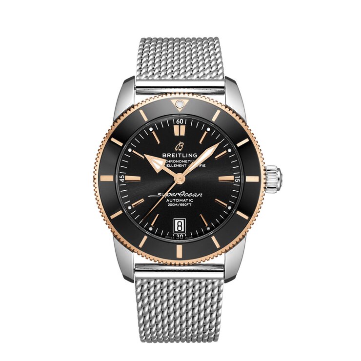 Breitling horloge met een kast in rosé goud op staal, met een wijzerplaat in het zwart en een diameter van 42