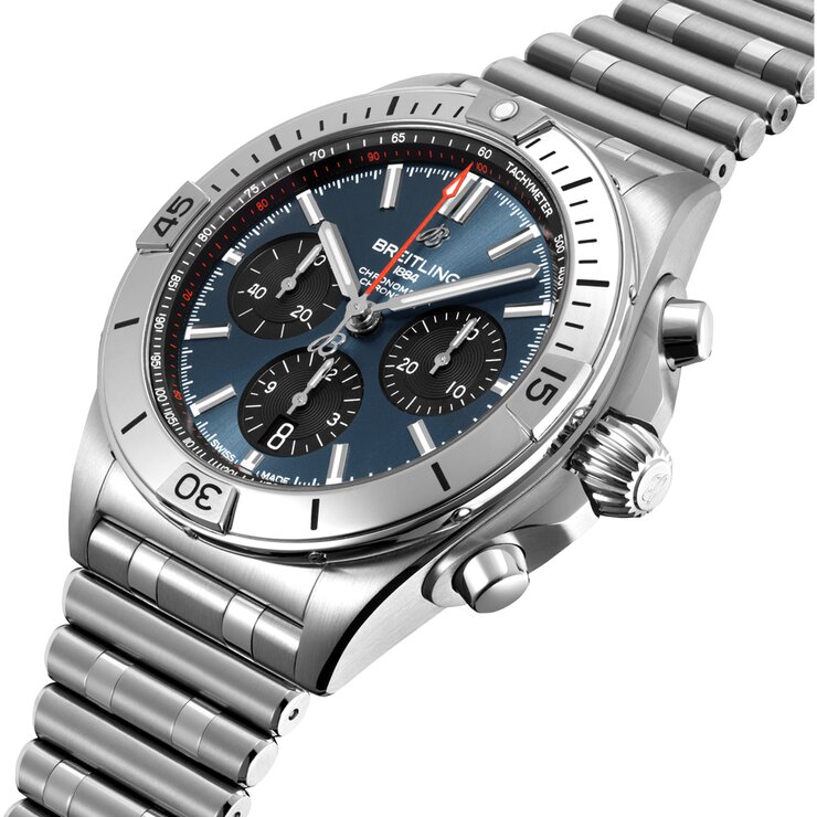 Breitling horloge met een kast in staal, met een wijzerplaat in het blauw en een diameter van 42
