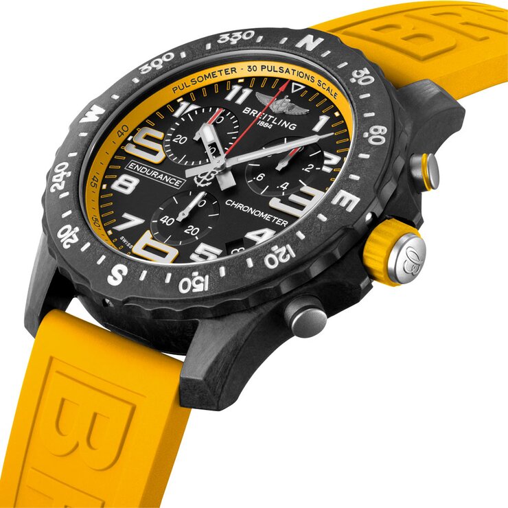 Breitling horloge met een kast in breitlight, met een wijzerplaat in het zwart en een diameter van 44 mm