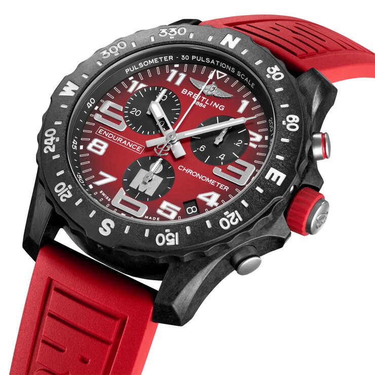 Breitling horloge met een kast in breitlight, met een wijzerplaat in het rood en een diameter van 44