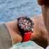 Breitling horloge met een kast in breitlight, met een wijzerplaat in het rood en een diameter van 44 - thumb