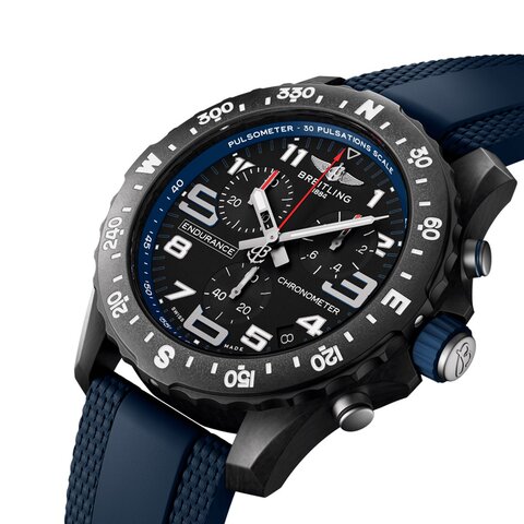Breitling horloge met een kast in breitlight, met een wijzerplaat in het zwart en een diameter van 44 mm