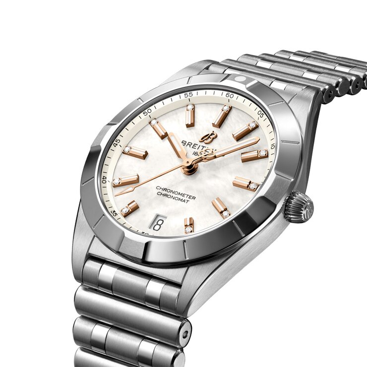 Breitling horloge met een kast in staal, met een wijzerplaat in het parelmoer met  briljant en een diameter van 32
