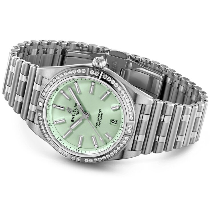 Breitling horloge met een kast in staal, met een wijzerplaat in het groen met briljant en een diameter van 36
