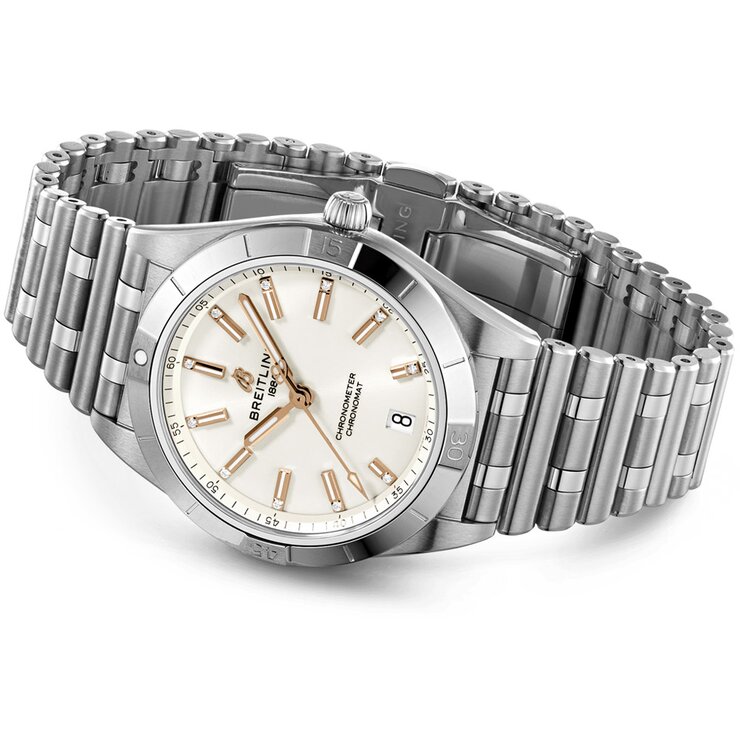 Breitling horloge met een kast in staal, met een wijzerplaat in het zilver met briljant en een diameter van 36