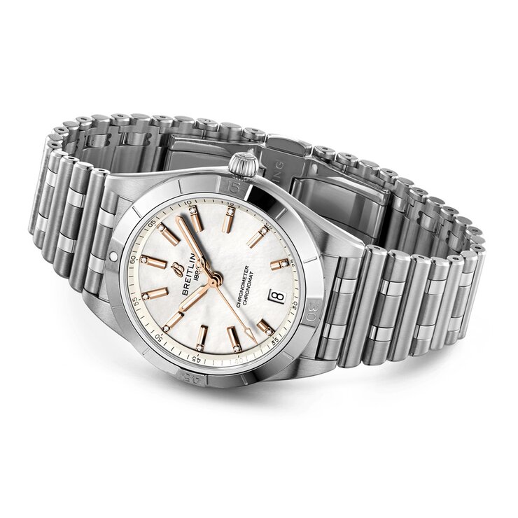 Breitling horloge met een kast in staal, met een wijzerplaat in het parelmoer met  briljant en een diameter van 36 mm
