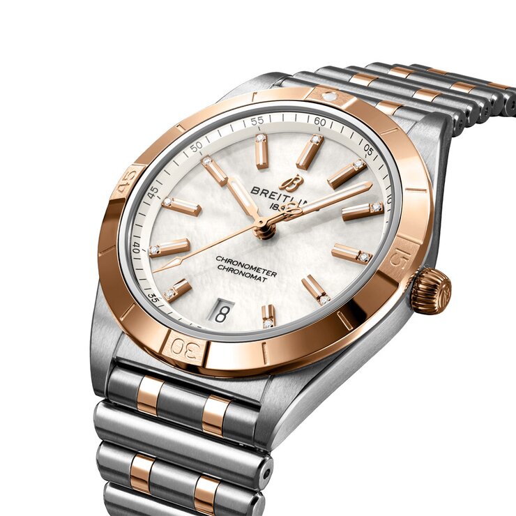 Breitling horloge met een kast in rosé goud op staal, met een wijzerplaat in het parelmoer met  briljant en een diameter van 36 mm