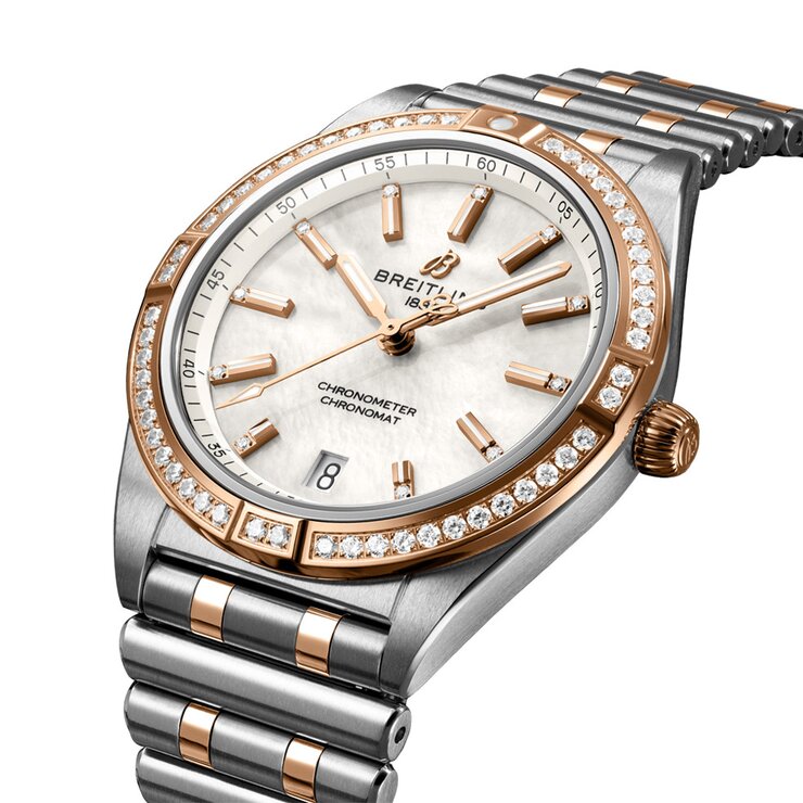 Breitling horloge met een kast in rosé goud op staal, met een wijzerplaat in het parelmoer met  briljant en een diameter van 36 mm