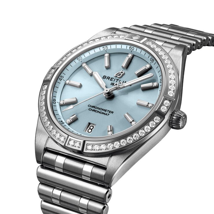 Breitling horloge met een kast in staal, met een wijzerplaat in het blauw met briljant en een diameter van 36