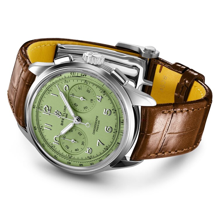Breitling horloge met een kast in staal, met een wijzerplaat in het groen en een diameter van 40
