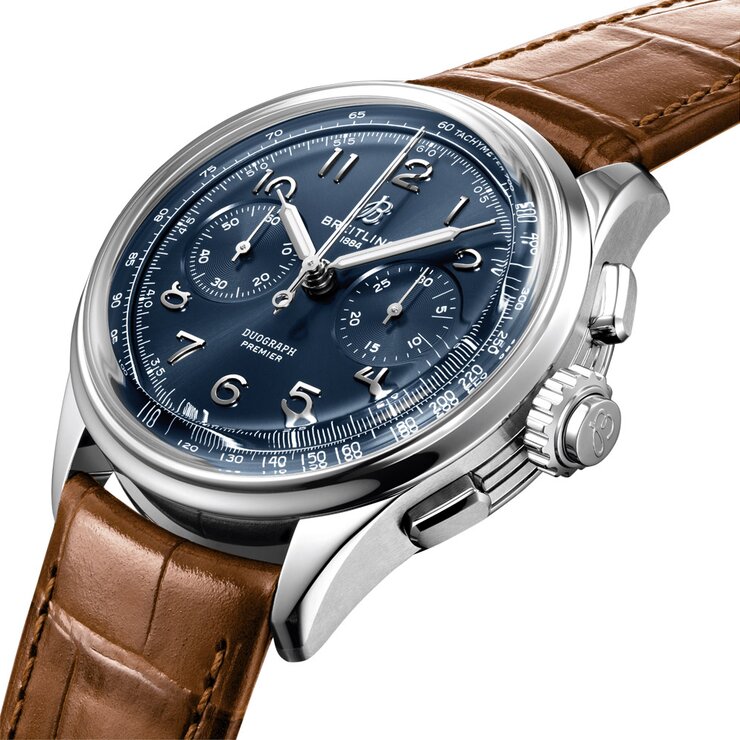 Breitling horloge met een kast in staal, met een wijzerplaat in het blauw en een diameter van 42