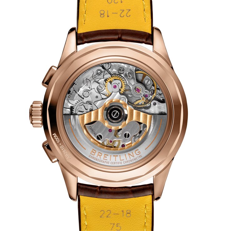 Breitling horloge met een kast in rosé goud, met een wijzerplaat in het beige en een diameter van 42