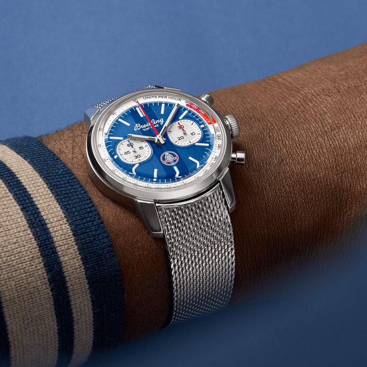 Breitling horloge met een kast in staal, met een wijzerplaat in het blauw en een diameter van 41