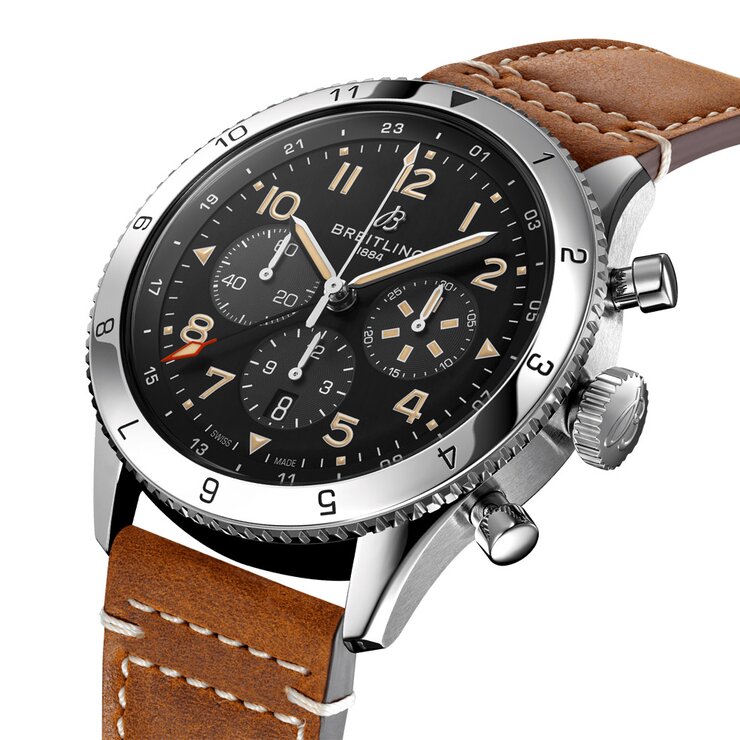Breitling horloge met een kast in staal, met een wijzerplaat in het zwart en een diameter van 46 mm