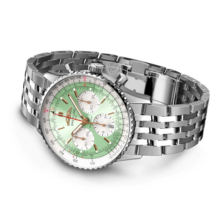 Breitling horloge met een kast in staal, met een wijzerplaat in het groen en een diameter van 41