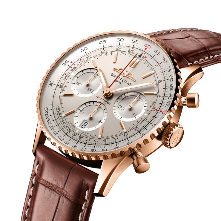 Breitling horloge met een kast in rosé goud, met een wijzerplaat in het zilver en een diameter van 41 mm