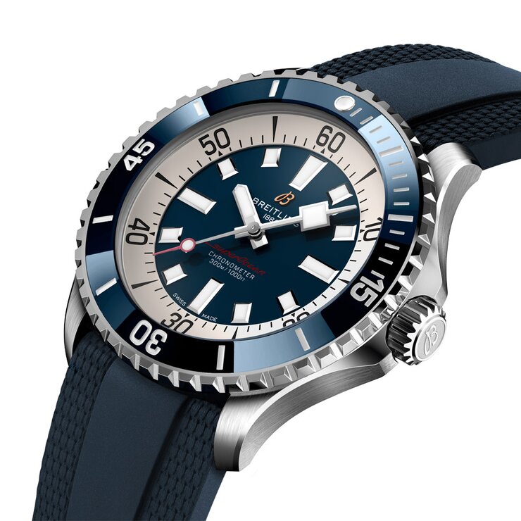 Breitling horloge met een kast in staal, met een wijzerplaat in het blauw en een diameter van 46 mm