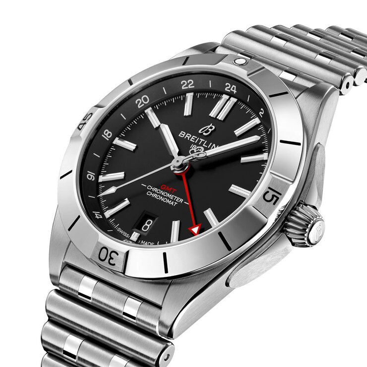 Breitling horloge met een kast in staal, met een wijzerplaat in het zwart en een diameter van 40 mm