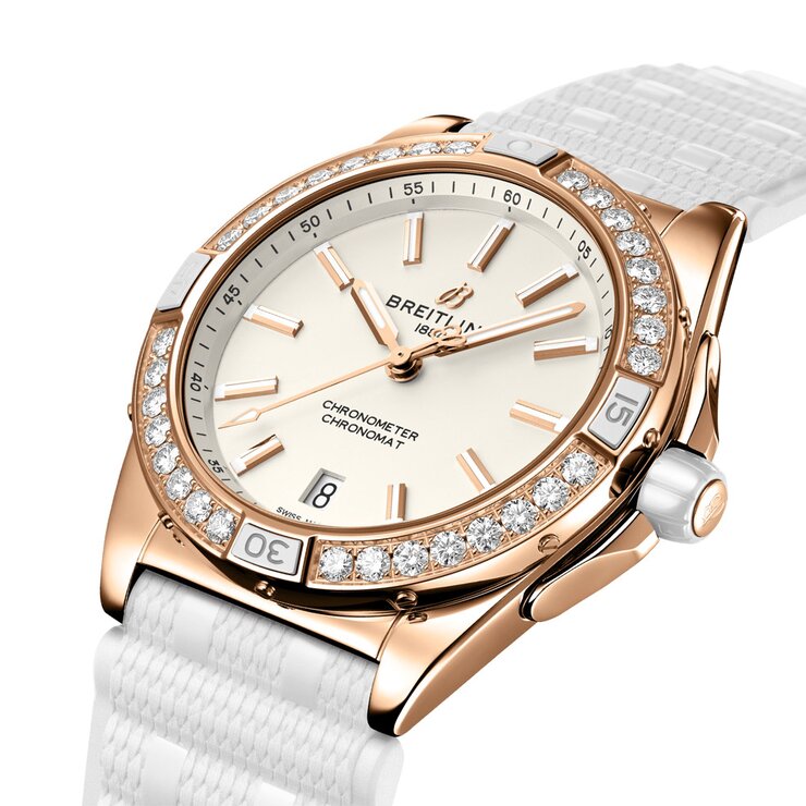 Breitling horloge met een kast in rosé goud, met een wijzerplaat in het wit en een diameter van 38 mm