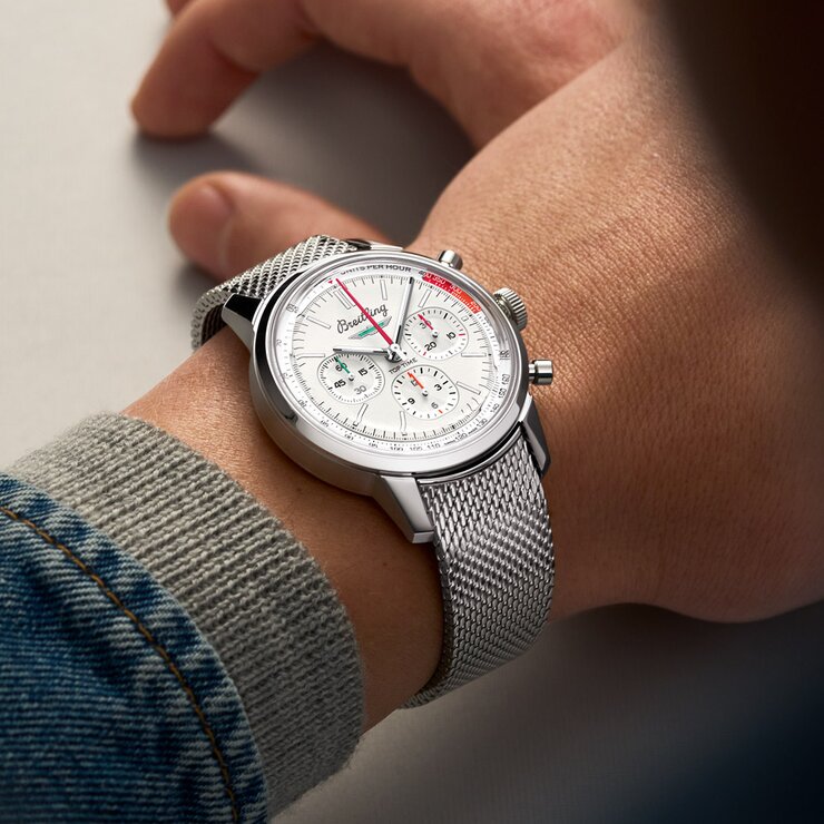Breitling horloge met een kast in staal, met een wijzerplaat in het wit en een diameter van 41