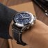 montre Breitling avec un boîtier en acier, un cadran bleu et un diamètre de 42 mm - thumb