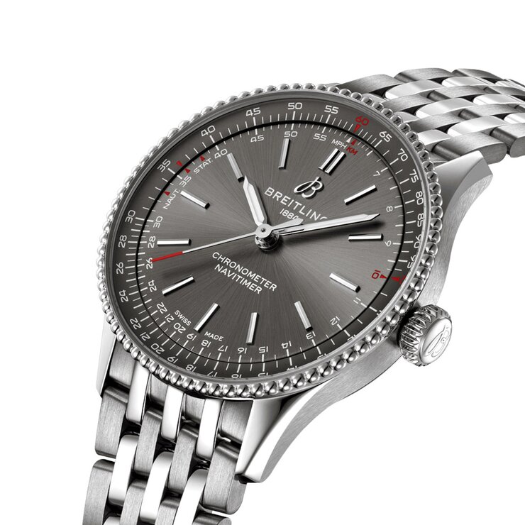 Breitling horloge met een kast in staal, met een wijzerplaat in het grijs en een diameter van 36