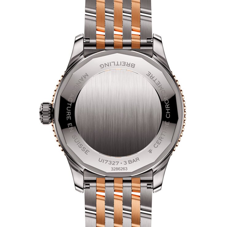 Breitling horloge met een kast in staal, met een wijzerplaat in het parelmoer met  briljant en een diameter van 36 mm
