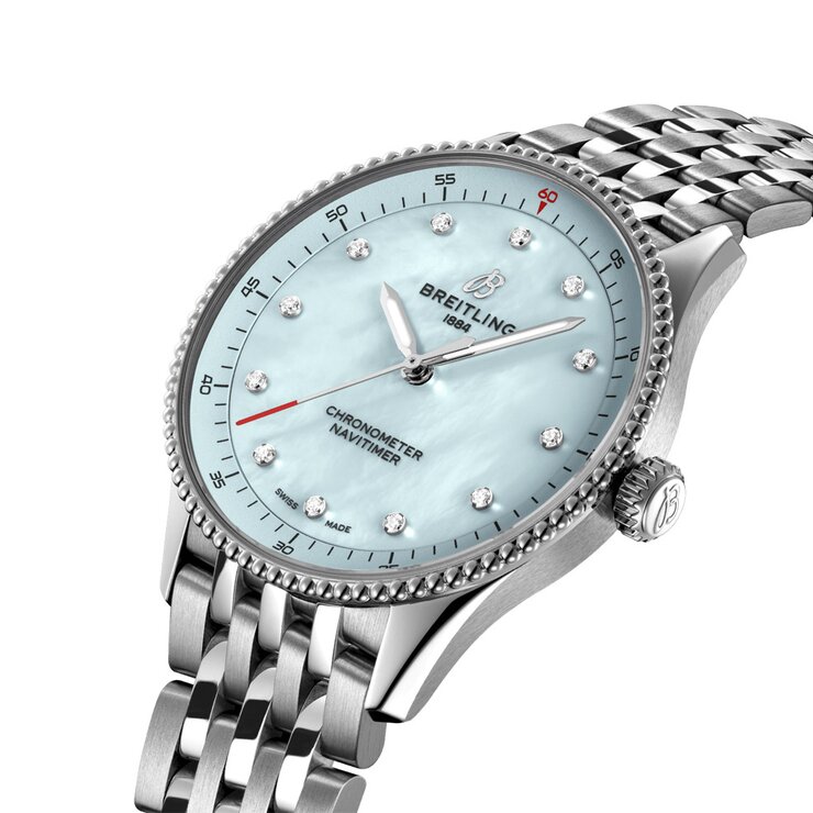 Breitling horloge met een kast in staal, met een wijzerplaat in het blauw met briljant en een diameter van 32 mm