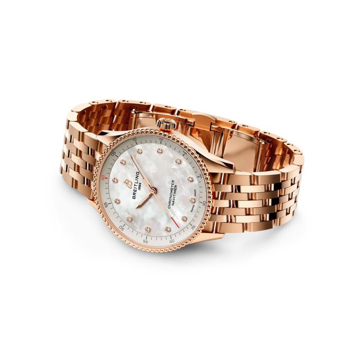 Breitling horloge met een kast in rosé goud, met een wijzerplaat in het parelmoer met  briljant en een diameter van 32