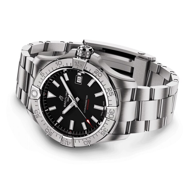 Breitling horloge met een kast in staal, met een wijzerplaat in het zwart en een diameter van 42
