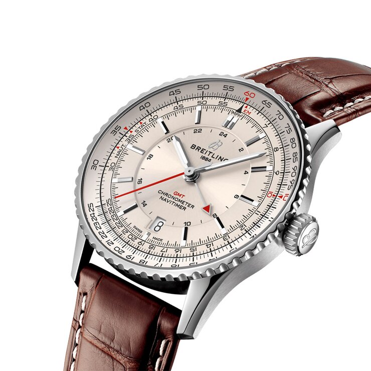 montre Breitling avec un boîtier en acier, un cadran argent et un diamètre de 41