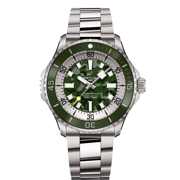 Breitling horloge met een kast in titanium, met een wijzerplaat in het groen en een diameter van 46