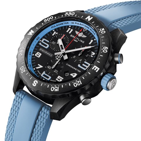 Breitling horloge met een kast in breitlight, met een wijzerplaat in het zwart en een diameter van 38 mm