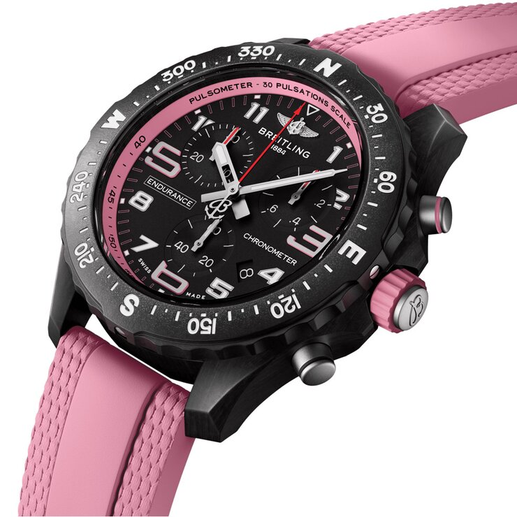 Breitling horloge met een kast in breitlight, met een wijzerplaat in het zwart en een diameter van 38