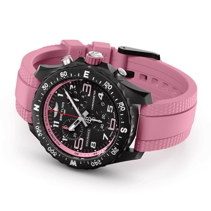 Breitling horloge met een kast in breitlight, met een wijzerplaat in het zwart en een diameter van 38