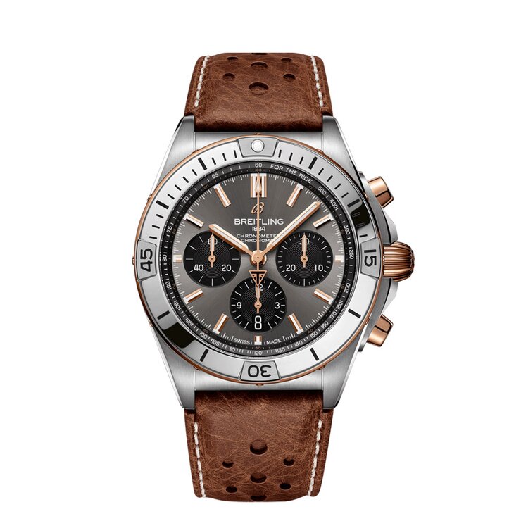 Breitling horloge met een kast in titanium, met een wijzerplaat in het grijs en een diameter van 42 mm