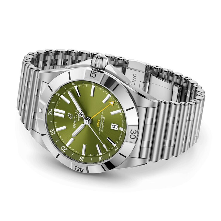 Breitling horloge met een kast in staal, met een wijzerplaat in het groen en een diameter van 40