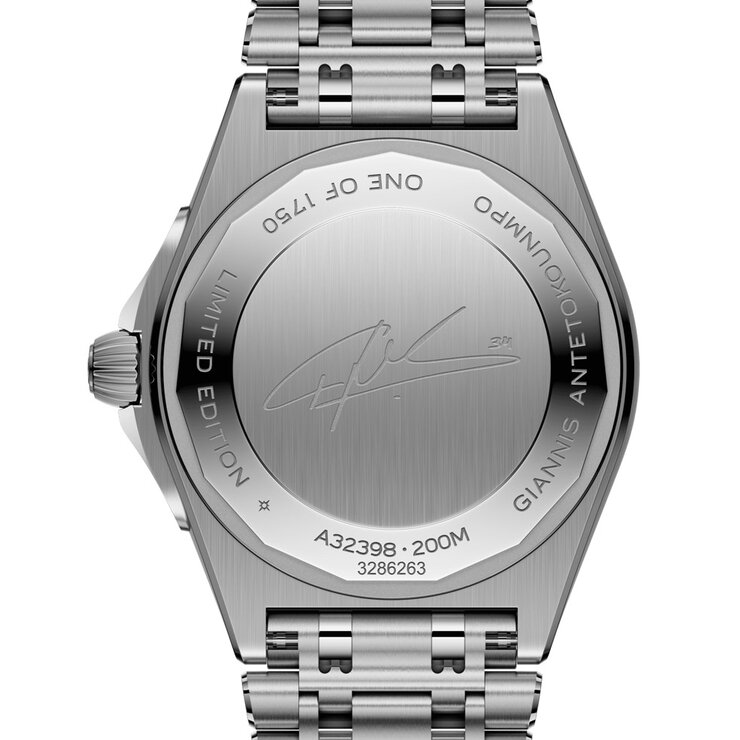 Breitling horloge met een kast in staal, met een wijzerplaat in het groen en een diameter van 40