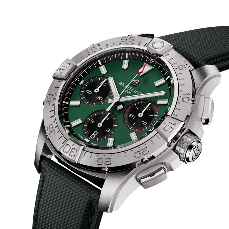 Breitling horloge met een kast in staal, met een wijzerplaat in het groen en een diameter van 42