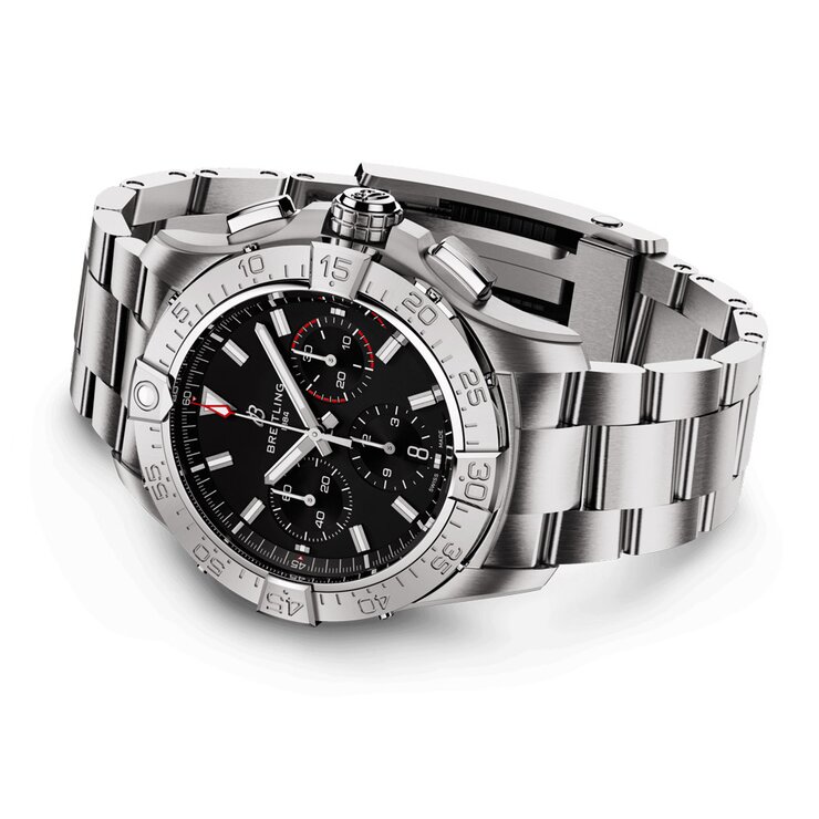Breitling horloge met een kast in staal, met een wijzerplaat in het zwart en een diameter van 42 mm