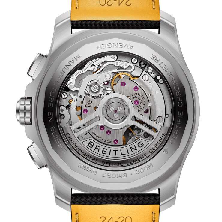 Breitling horloge met een kast in titanium, met een wijzerplaat in het zwart en een diameter van 46