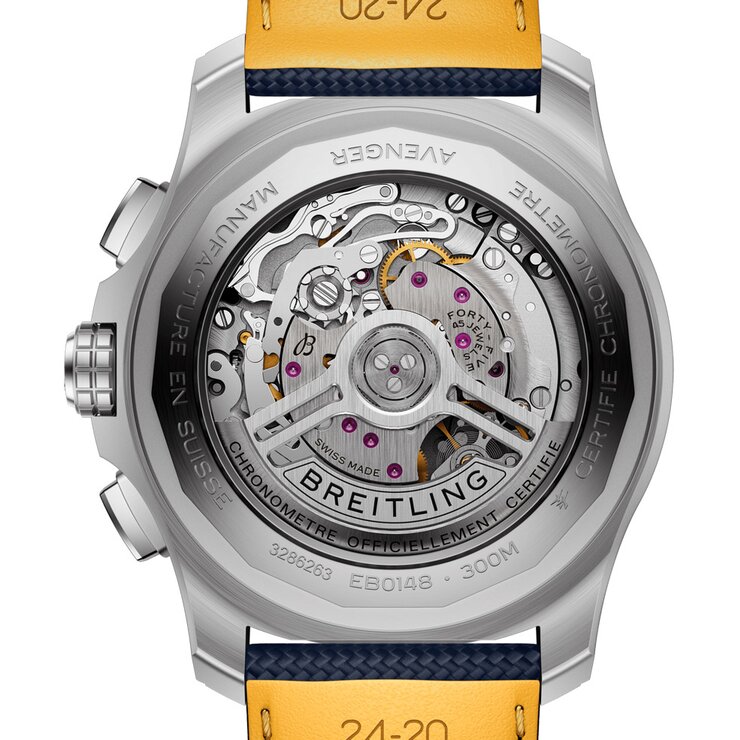 Breitling horloge met een kast in titanium, met een wijzerplaat in het blauw en een diameter van 46 mm