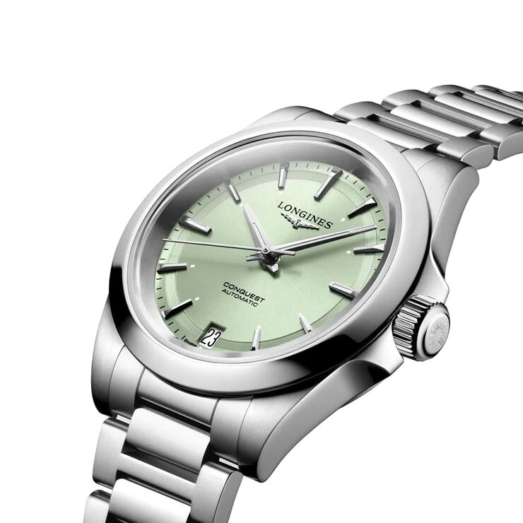 Longines horloge met een kast in staal, met een wijzerplaat in het groen en een diameter van 34 mm