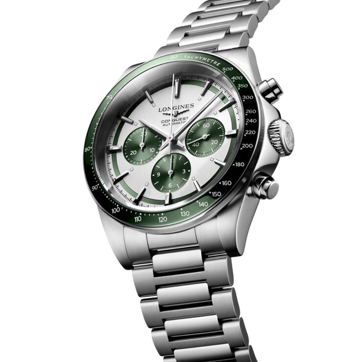 Longines horloge met een kast in keramiek op staal, met een wijzerplaat in het zilver en een diameter van 42