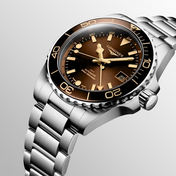 Longines horloge met een kast in staal, met een wijzerplaat in het bruin en een diameter van 41