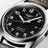 montre Longines avec un boîtier en acier, un cadran noir et un diamètre de 40 - thumb