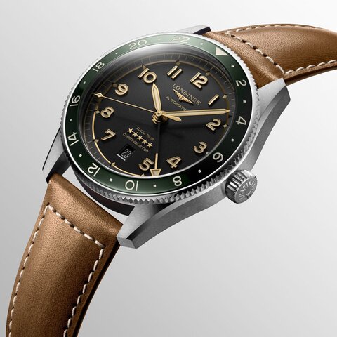 Longines horloge met een kast in staal, met een wijzerplaat in het grijs en een diameter van 42 mm