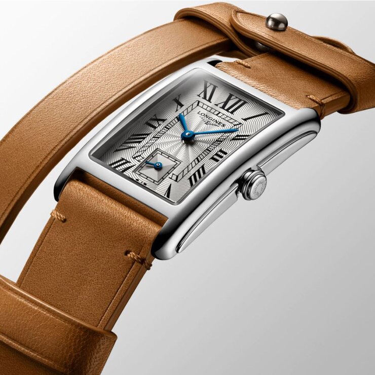 Longines horloge met een kast in staal, met een wijzerplaat in het zilver en een diameter van 23.3 x 37 mm